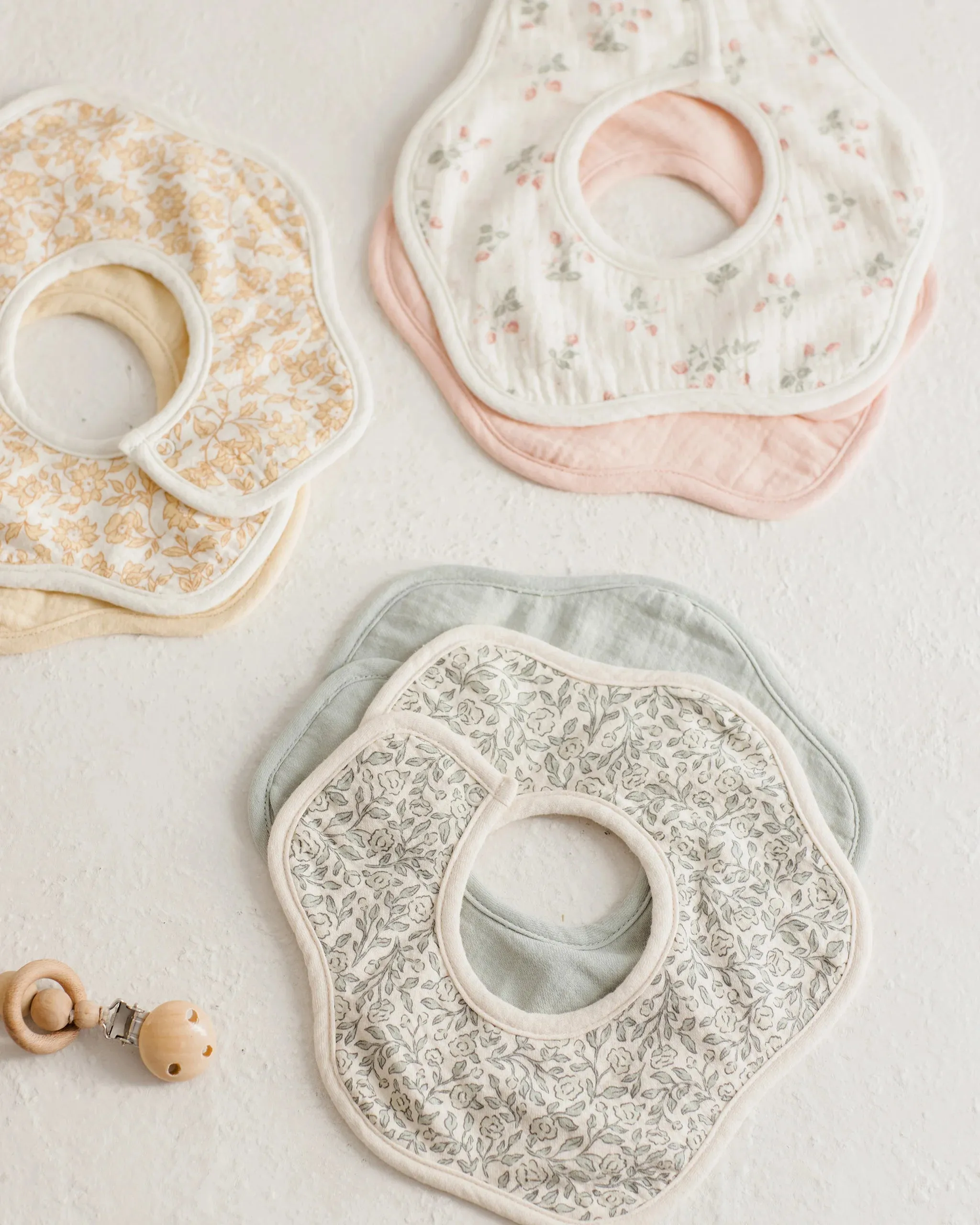 2-Pack Flower Bib (Strawberries, Melon)